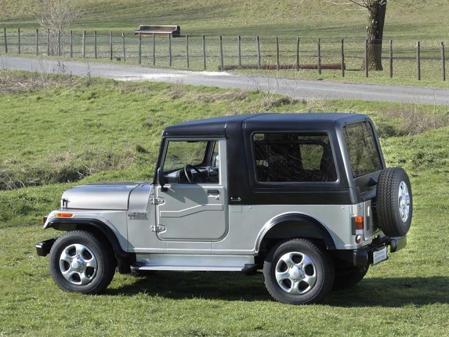  Mahindra Thar 2010 года  (фото 8 из 10)